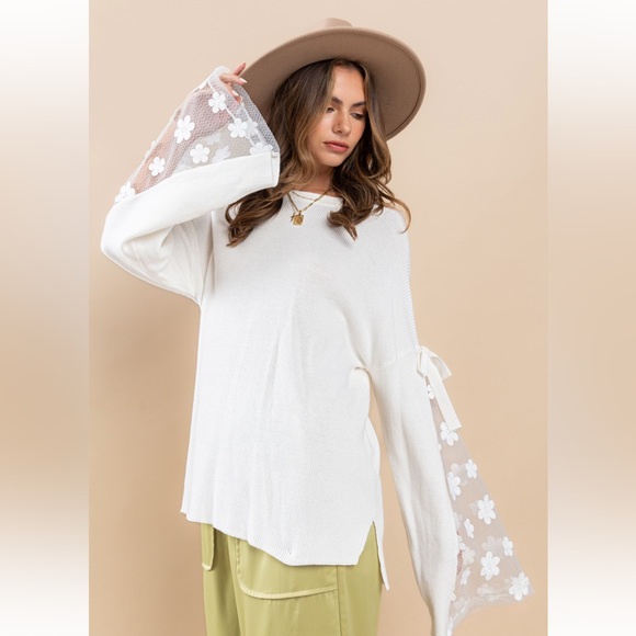 ShopEvelynne Sweaters - 24 Beautiful Flower Detailed Bell Sleeve Knit Sweater Top